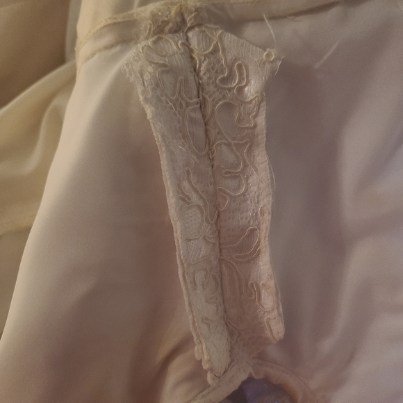 Simplistic Elegance - Picture 9 of 12